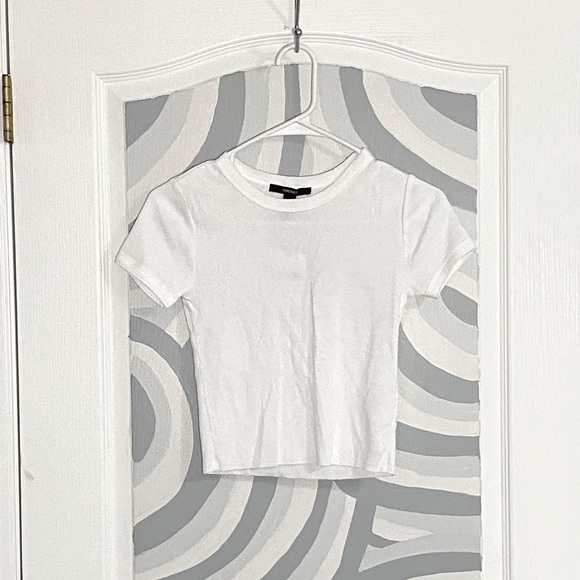 Forever 21 Plain White Shirt - Picture 1 of 4